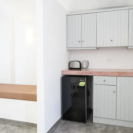 Sea View (adults Only) فندق