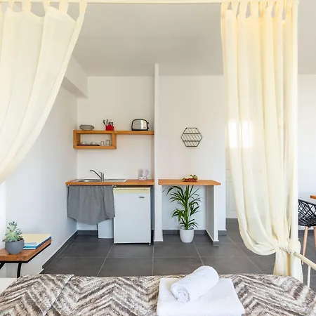 Sea View (adults Only) فندق بيريسا