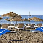 Sea View (adults Only) מלון